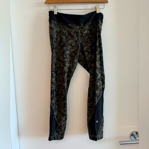 lululemon Camo Cropped Leggings - Size 4